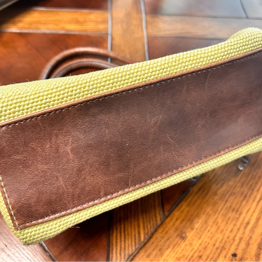 Relic Lime Green Woven Minibag - Picture 2 of 11